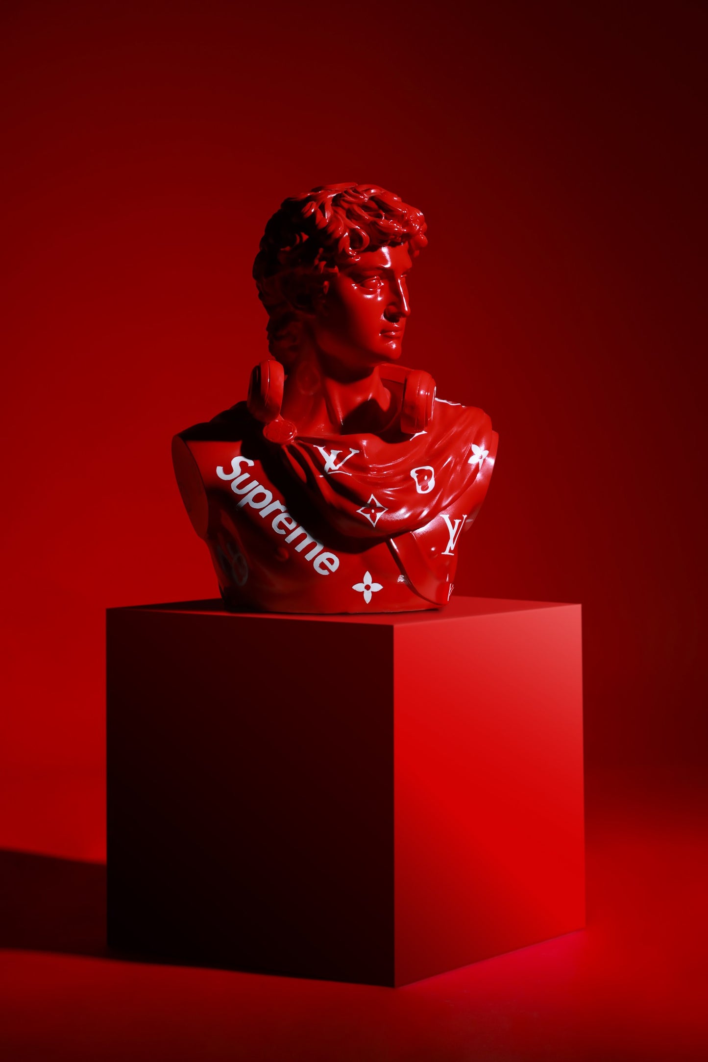 Michelangelo's David Louis Vuitton x Supreme Collaboration Home Decor Sculpture (26 x 30 x 17 cm)