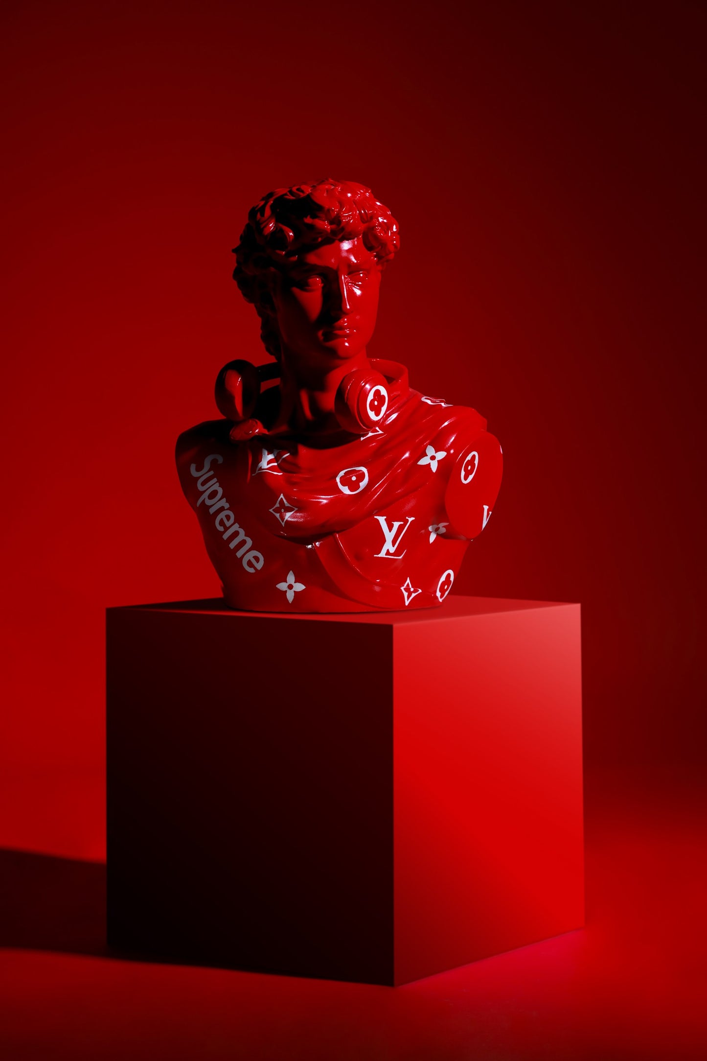 Michelangelo's David Louis Vuitton x Supreme Collaboration Home Decor Sculpture (26 x 30 x 17 cm)